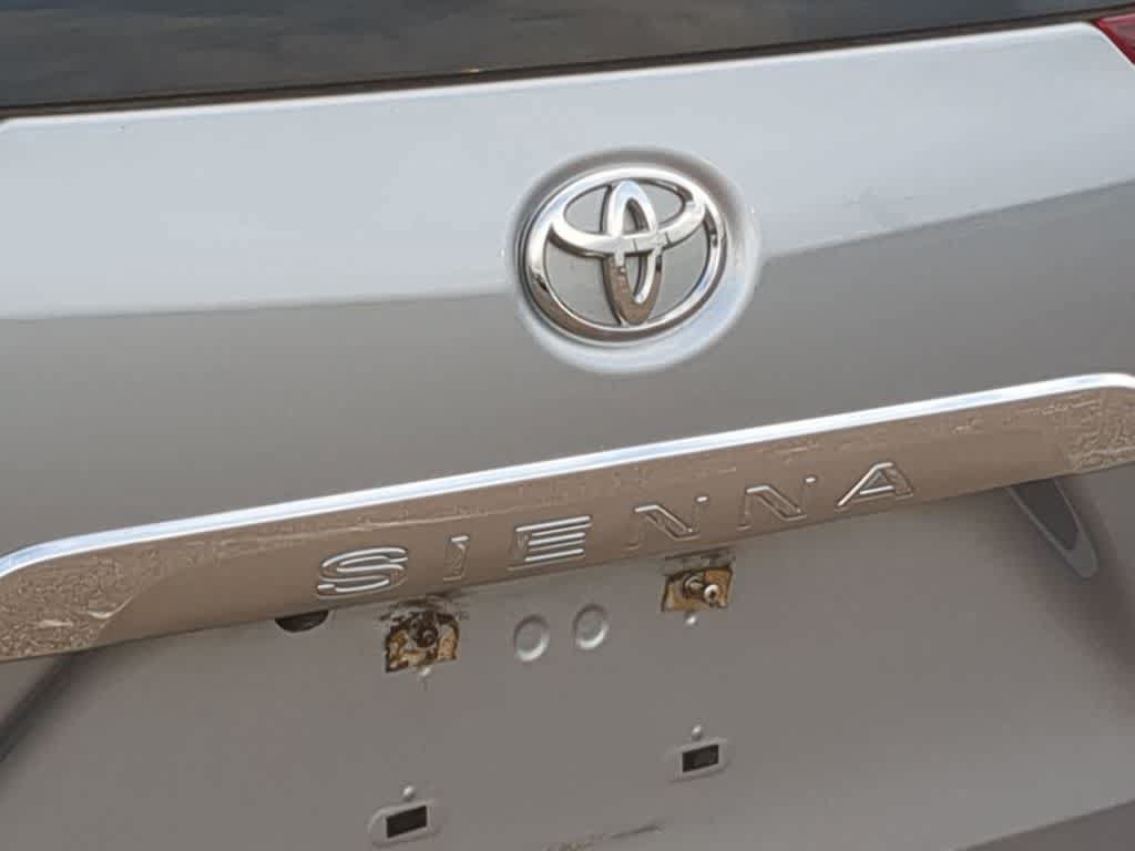 Used 2015 Toyota Sienna Limited Premium AWD/4WD image 12