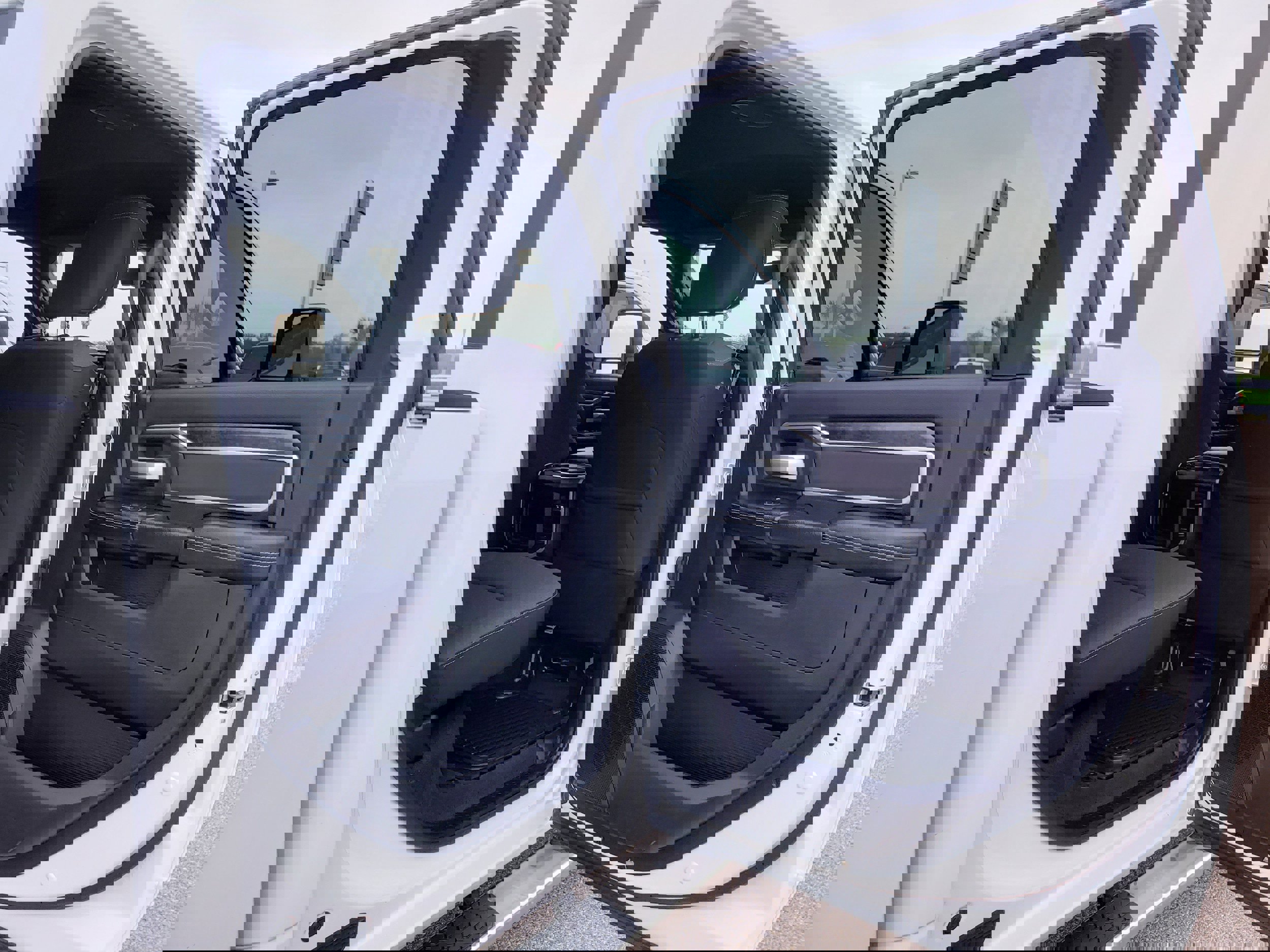 Used 2024 RAM 2500 Big Horn w/ Sport Appearance Package image 16