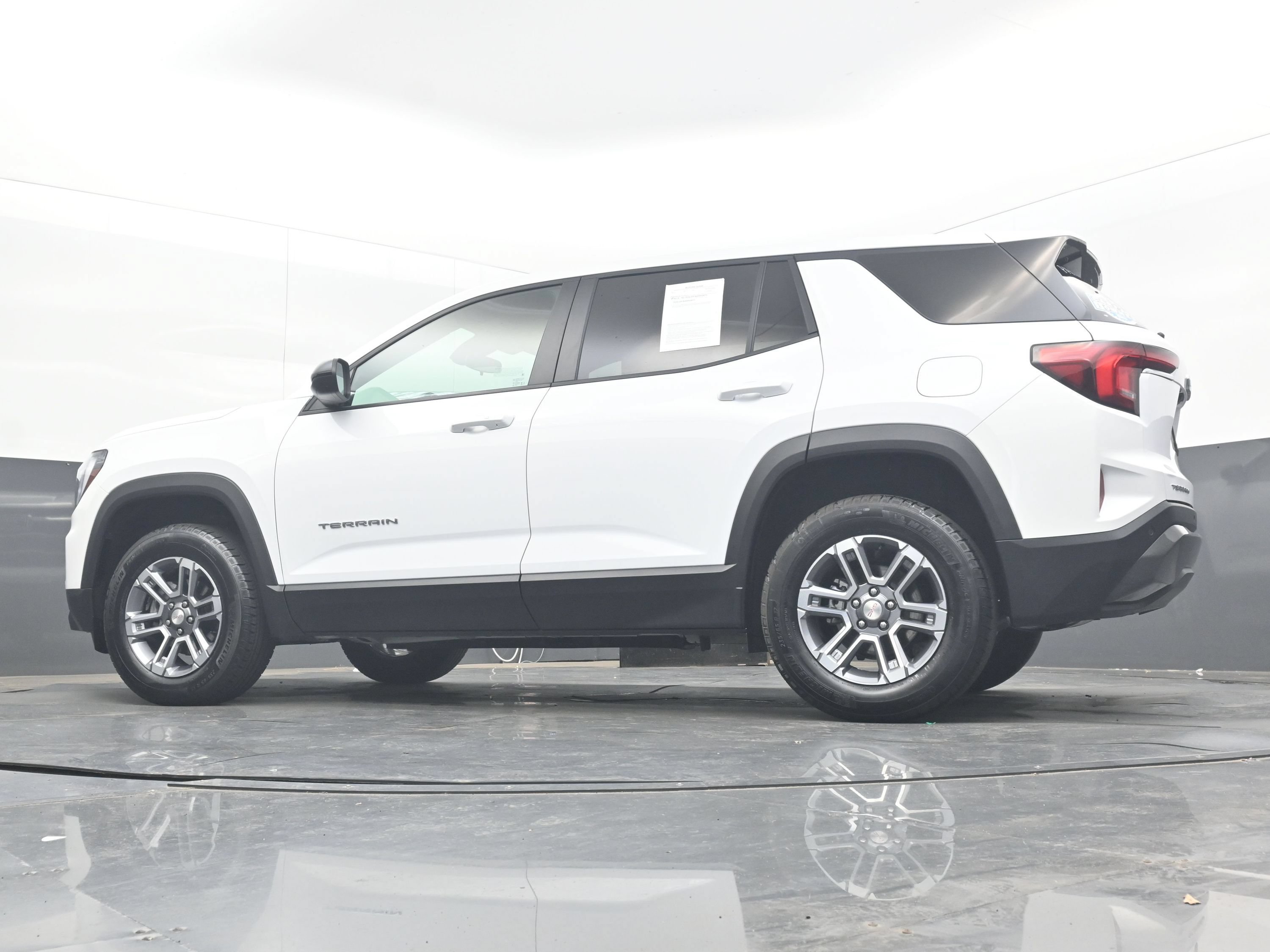 Used 2026 GMC Terrain Elevation FWD image 32
