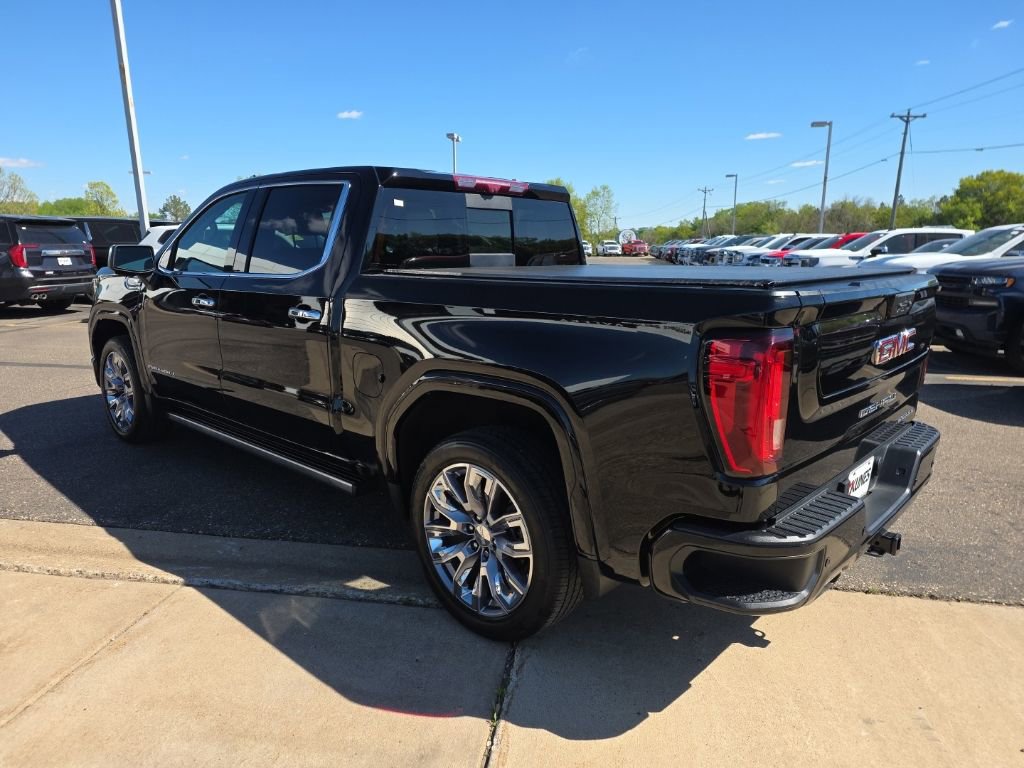 Used 2022 GMC Sierra 1500 Denali w/ Denali Reserve Package AWD/4WD image 8