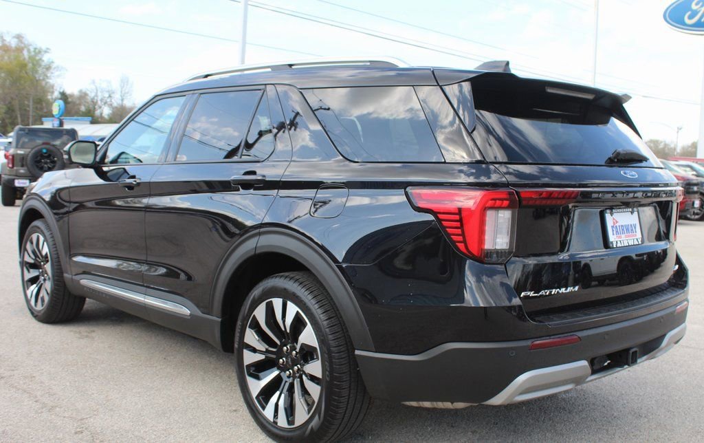 Used 2025 Ford Explorer Platinum w/ LUX Leather Package image 7