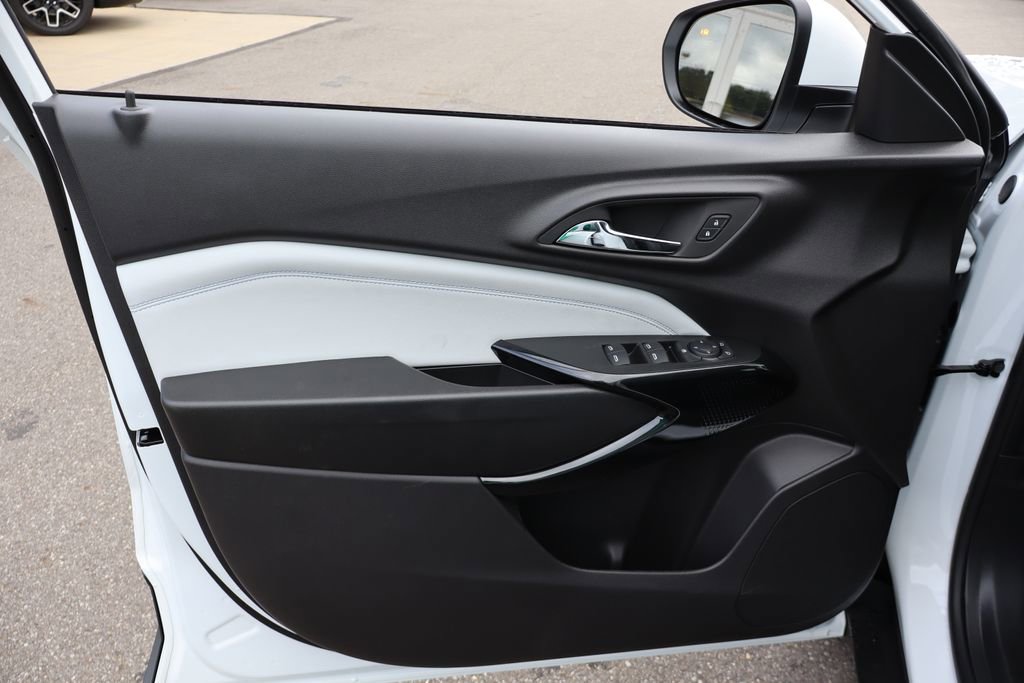 New 2026 Chevrolet Trax LT w/ Driver Confidence Package image 6