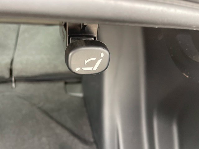 Used 2019 Toyota Yaris LE FWD image 56