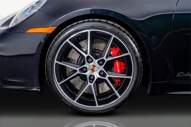 Used 2025 Porsche 911 Carrera GTS image 19