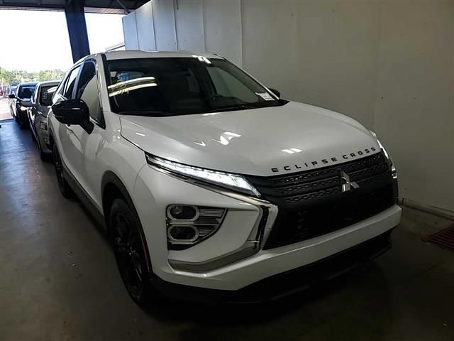 Used 2024 Mitsubishi Eclipse Cross LE AWD/4WD image 4