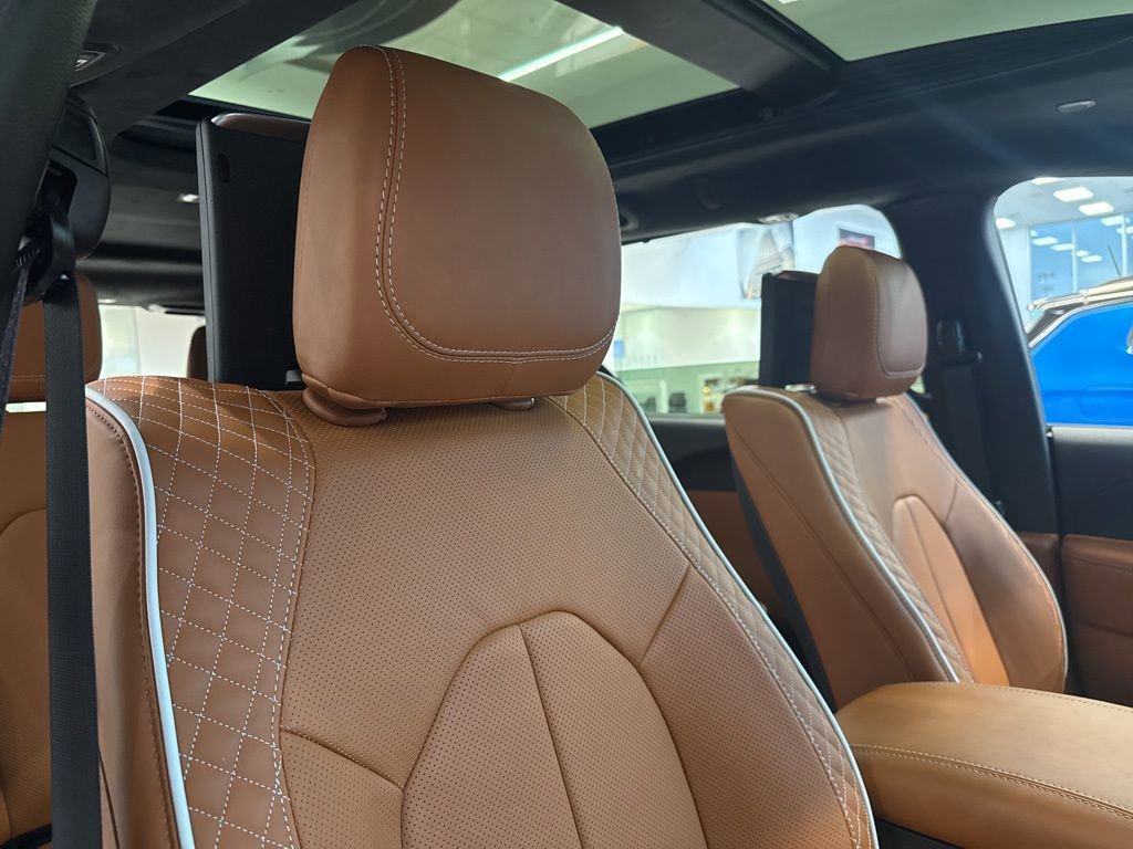 New 2026 Chrysler Pacifica Pinnacle w/ Trailer Tow Group image 42