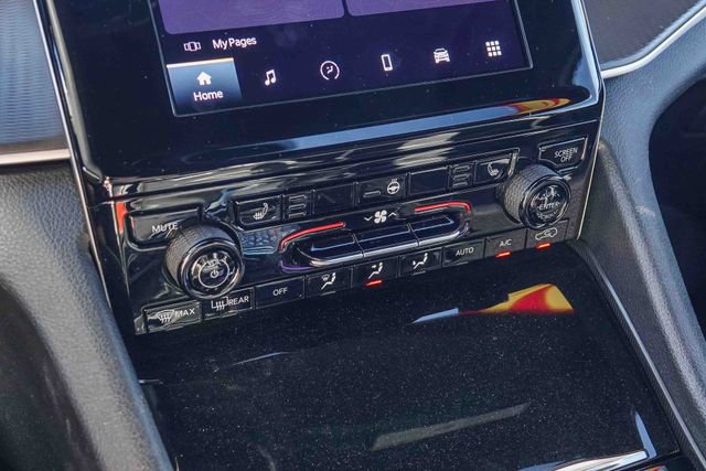 Used 2024 Jeep Grand Cherokee Altitude image 22