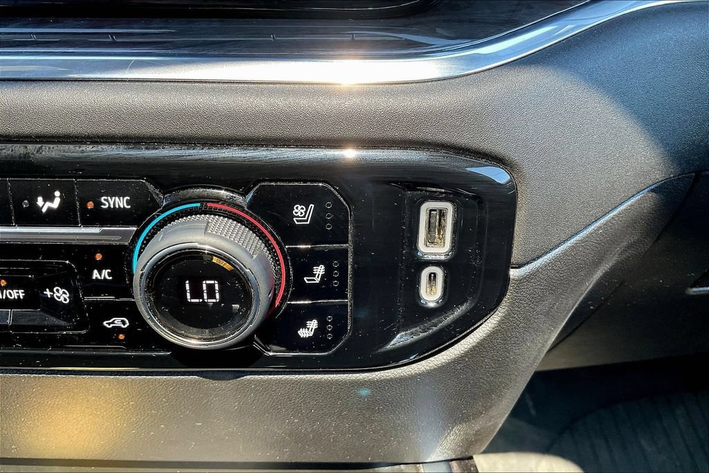 Used 2024 Chevrolet Silverado 2500 LTZ w/ LTZ Premium Package AWD/4WD image 15