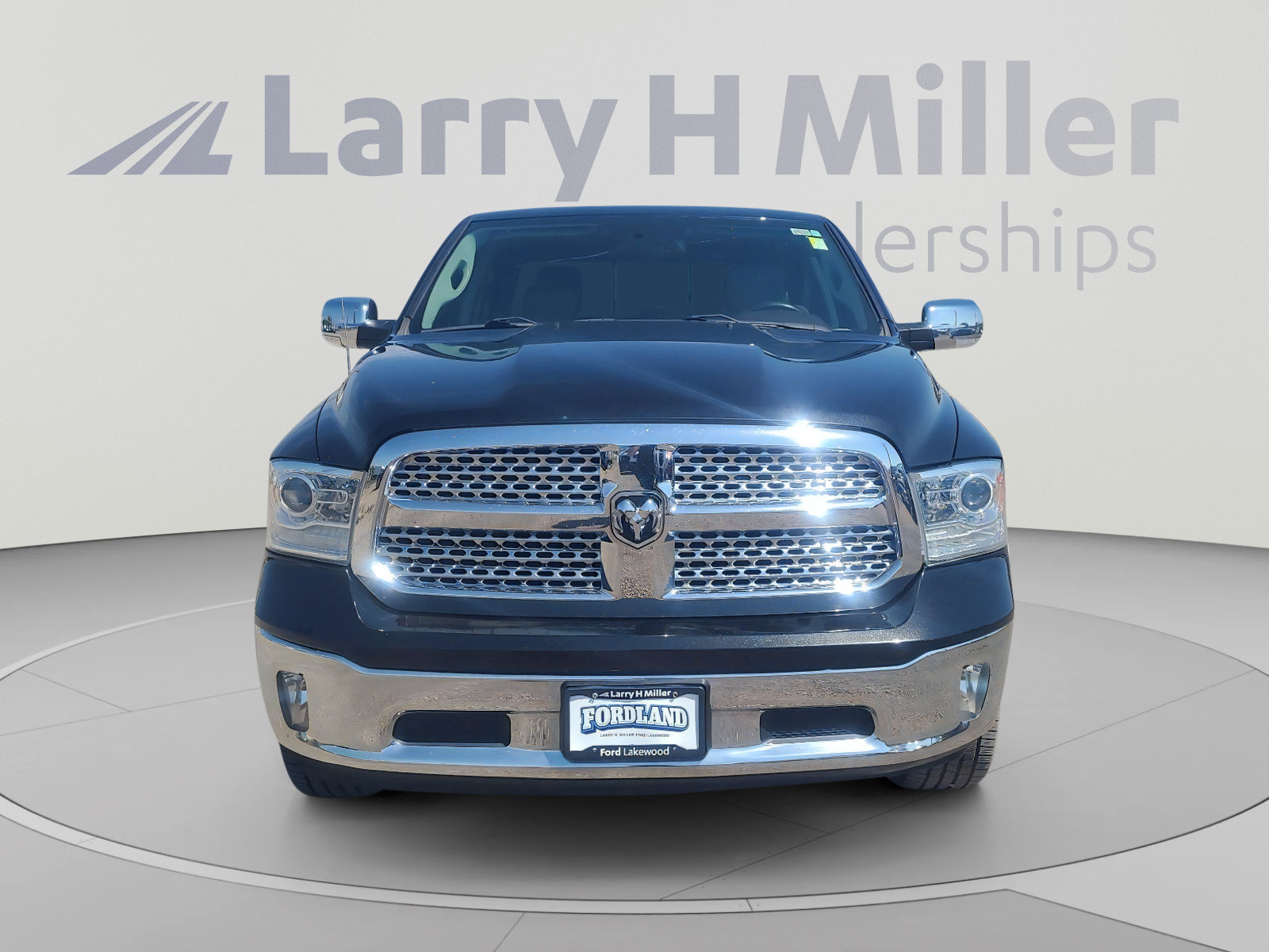 Used 2018 RAM 1500 Laramie w/ Convenience Group AWD/4WD image 8