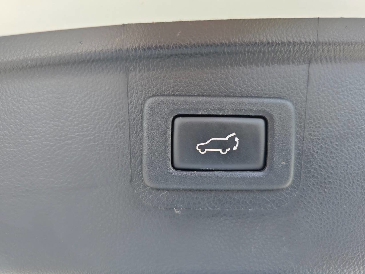 Used 2018 Subaru Outback 2.5i Premium AWD/4WD image 23