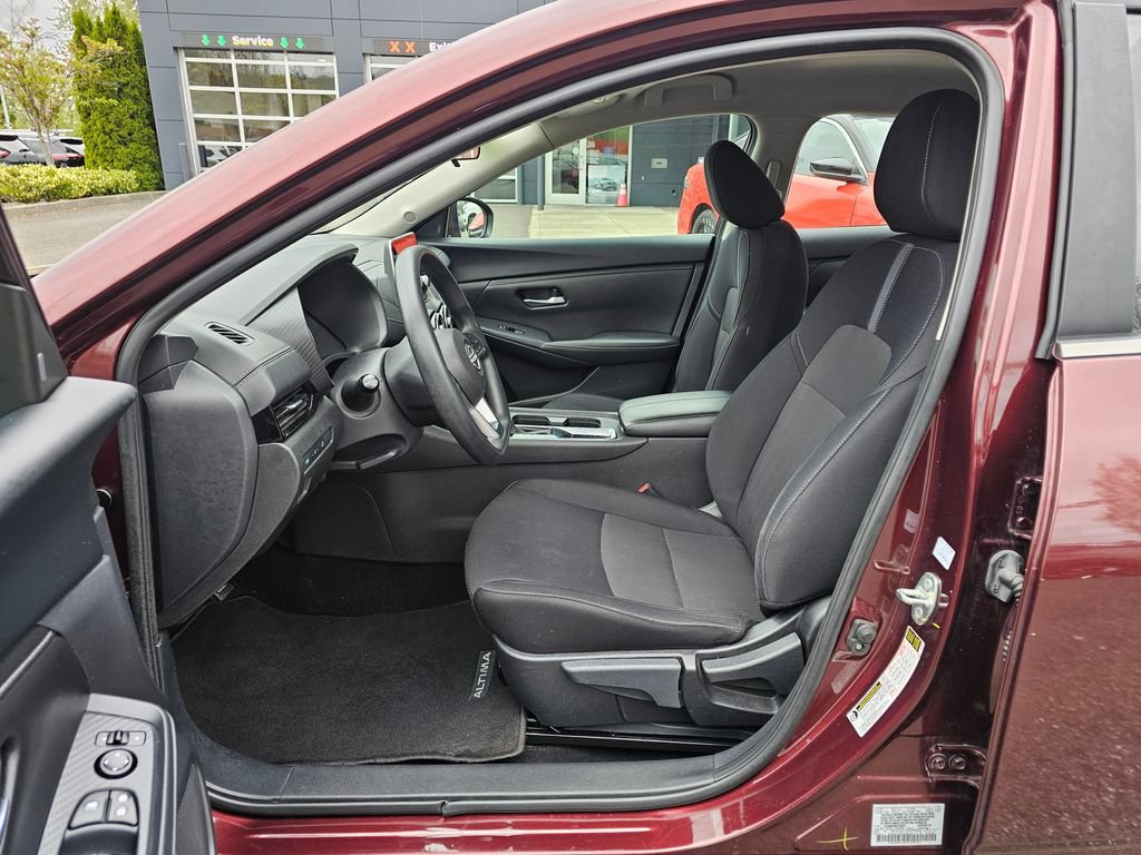 Used 2024 Nissan Sentra SV FWD image 17