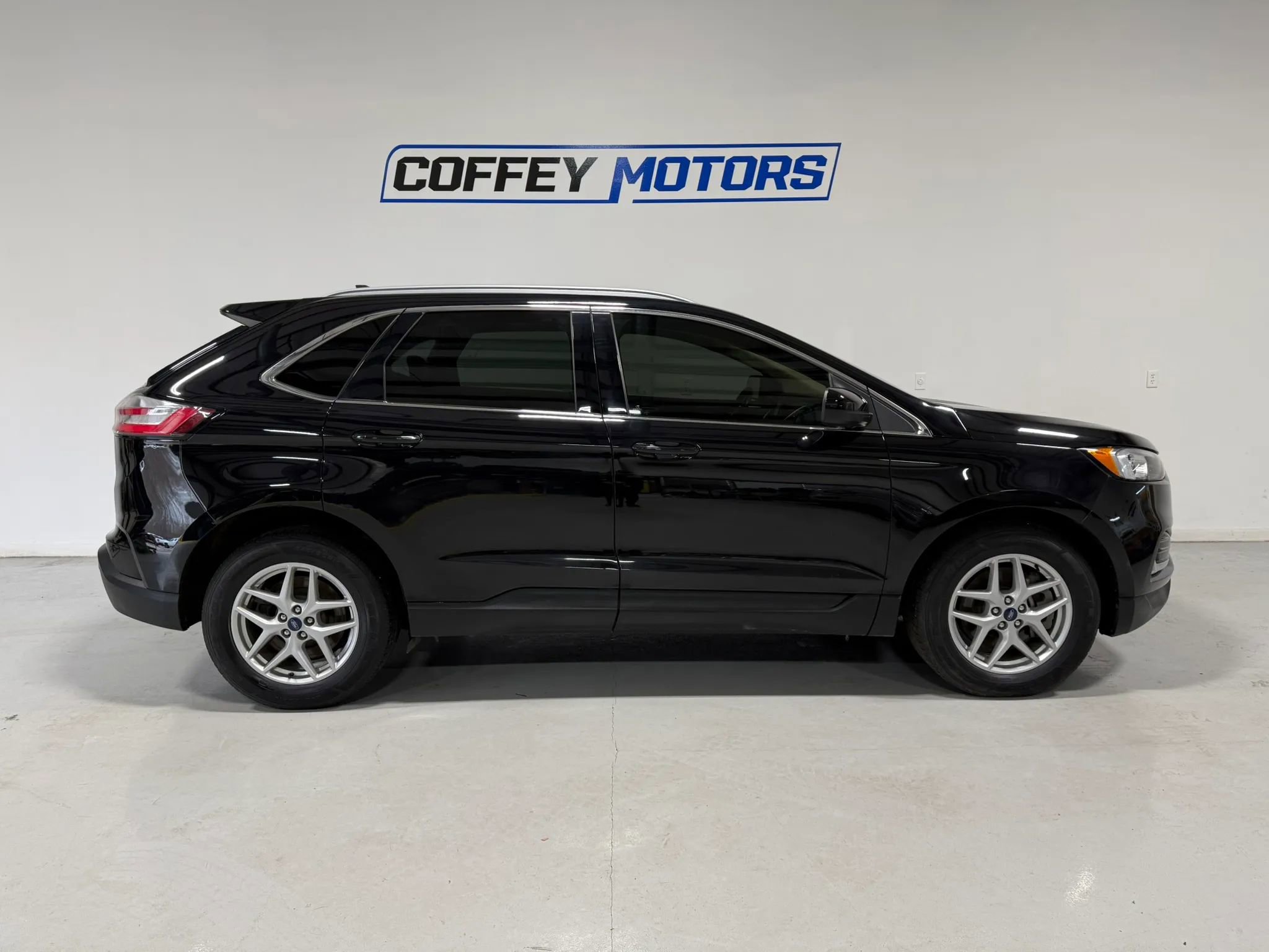 Used 2021 Ford Edge SEL w/ Convenience Package image 7