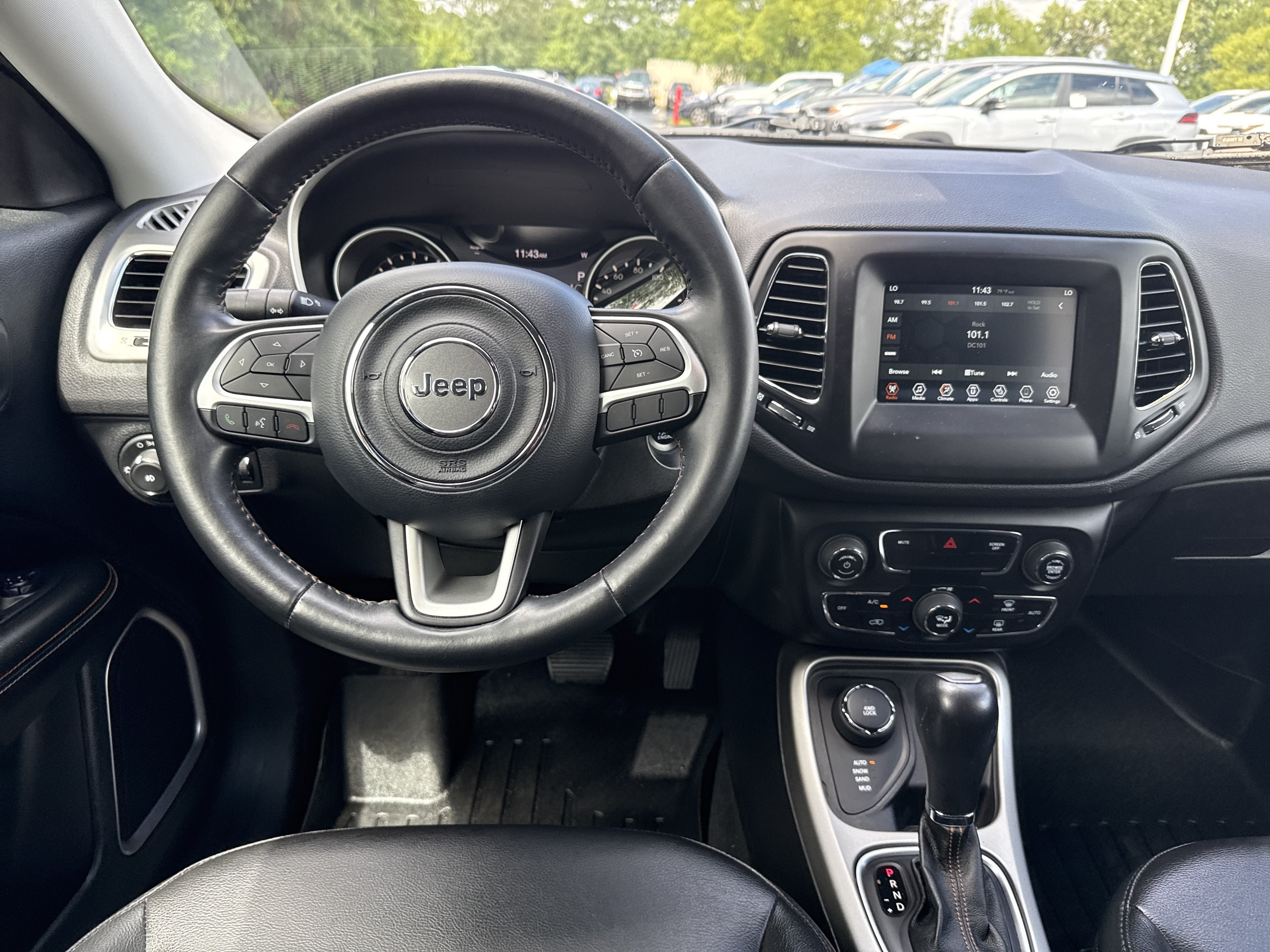 Used 2018 Jeep Compass Latitude w/ Popular Equipment Group AWD/4WD image 8