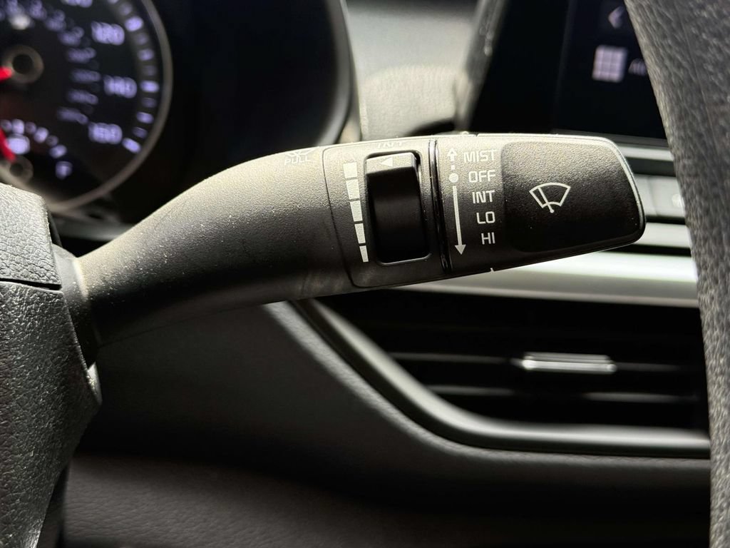 Used 2022 Kia Forte LXS FWD image 25