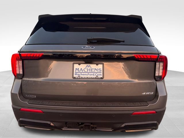New 2026 Ford Explorer ST-Line w/ ST-Line Street Pack AWD/4WD image 5