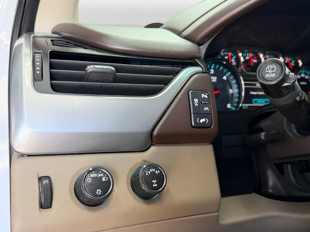 Used 2018 Chevrolet Suburban LT AWD/4WD image 22