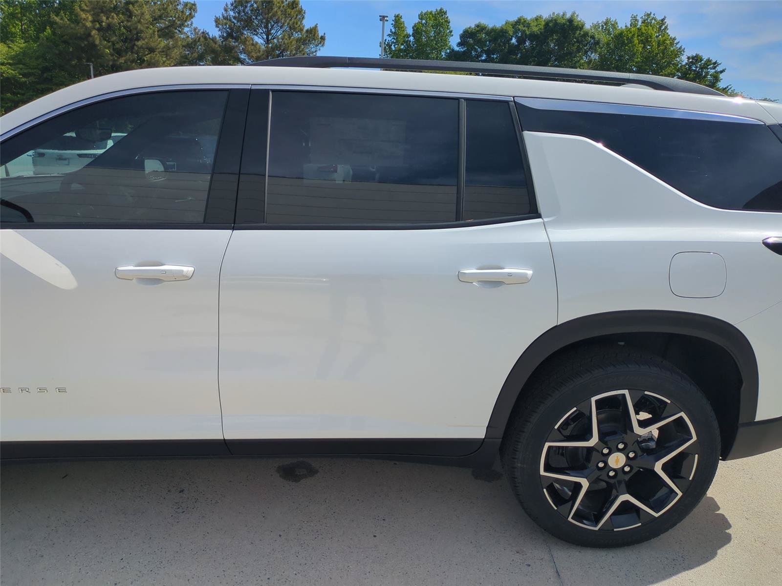 New 2026 Chevrolet Traverse LT w/ Driver Confidence Package FWD image 13