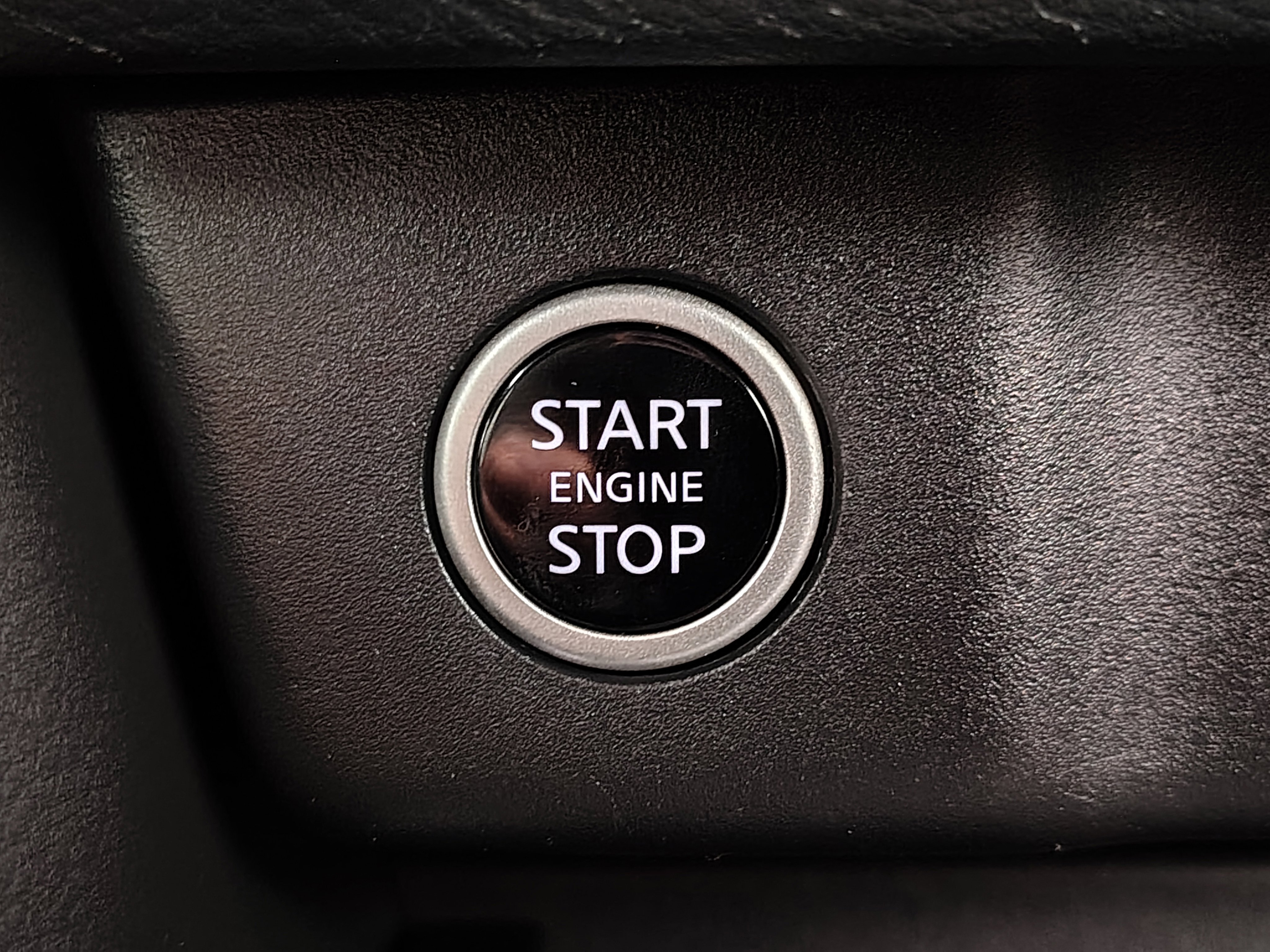 Used 2022 Nissan Rogue S image 38