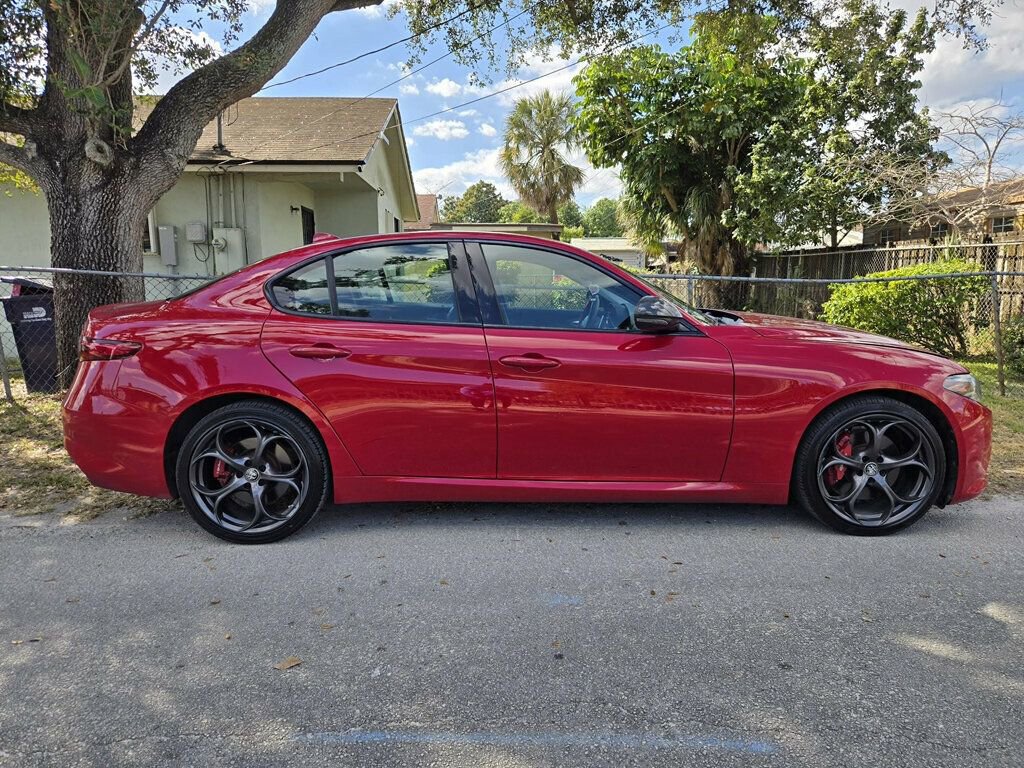 Used 2019 Alfa Romeo Giulia AWD w/ Quick Order Package 22J Sport image 14