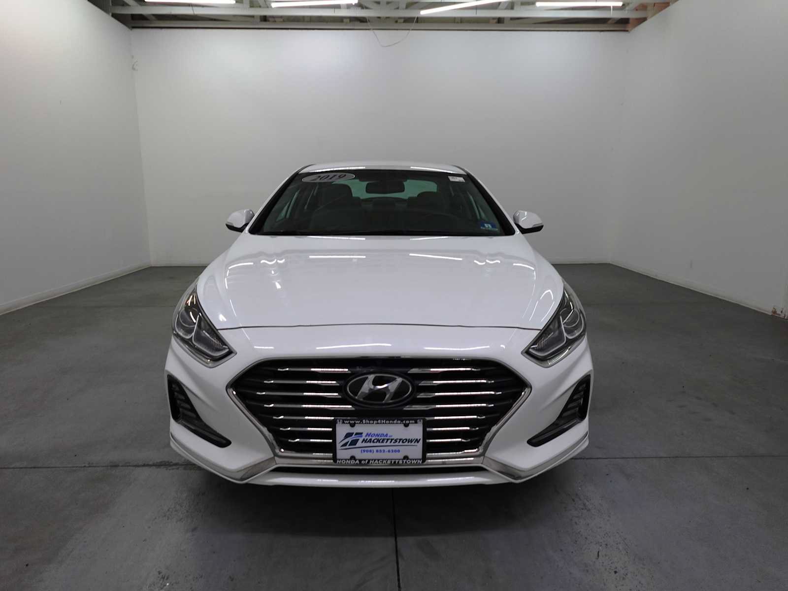 Used 2019 Hyundai Sonata Plug-In Hybrid FWD image 2