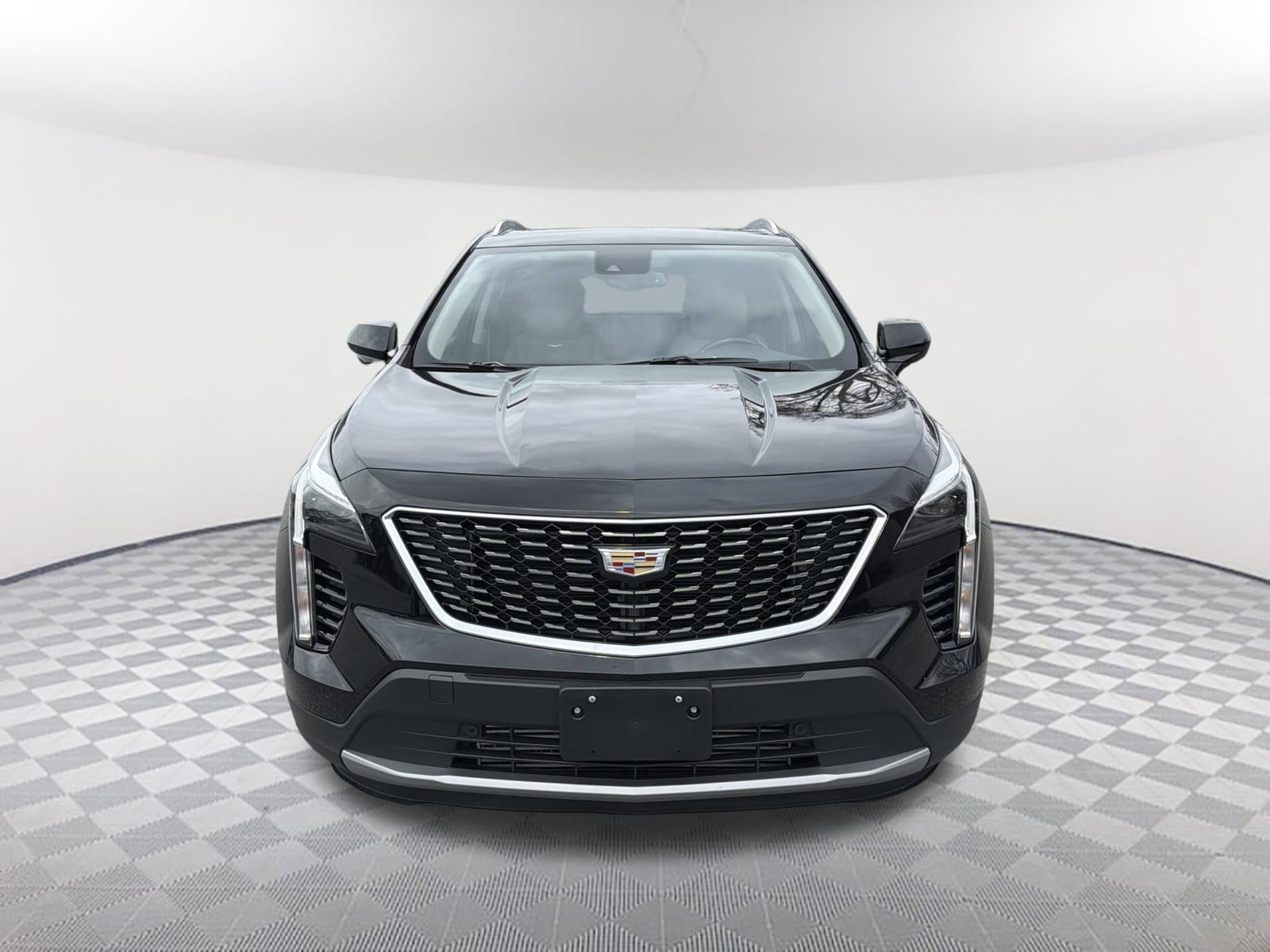 Used 2019 Cadillac XT4 Premium Luxury w/ Cold Weather Package image 2