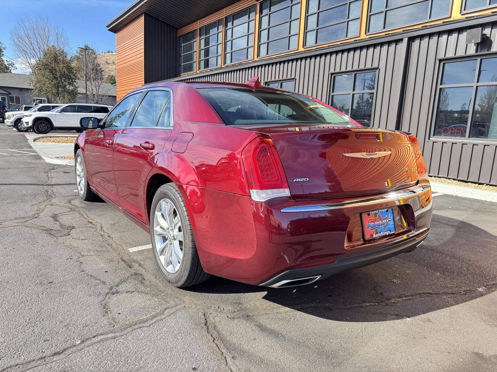 Used 2020 Chrysler 300 Touring L w/ Value Package AWD/4WD image 3