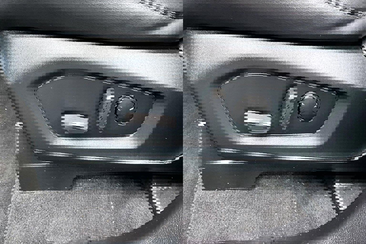 Used 2022 Ford Explorer XLT w/ Equipment Group 202A image 36