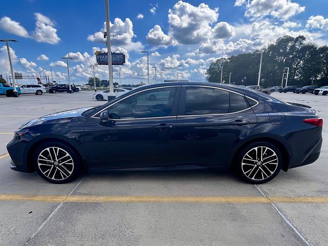 Used 2025 Toyota Camry XLE FWD image 7