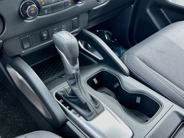 Certified 2025 Nissan Frontier SV RWD image 13