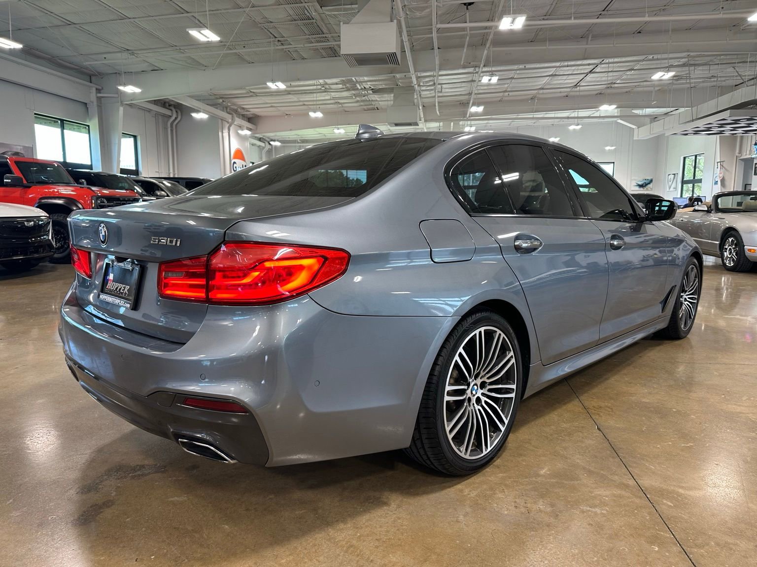 Used 2018 BMW 530i w/ M Sport Package RWD image 8
