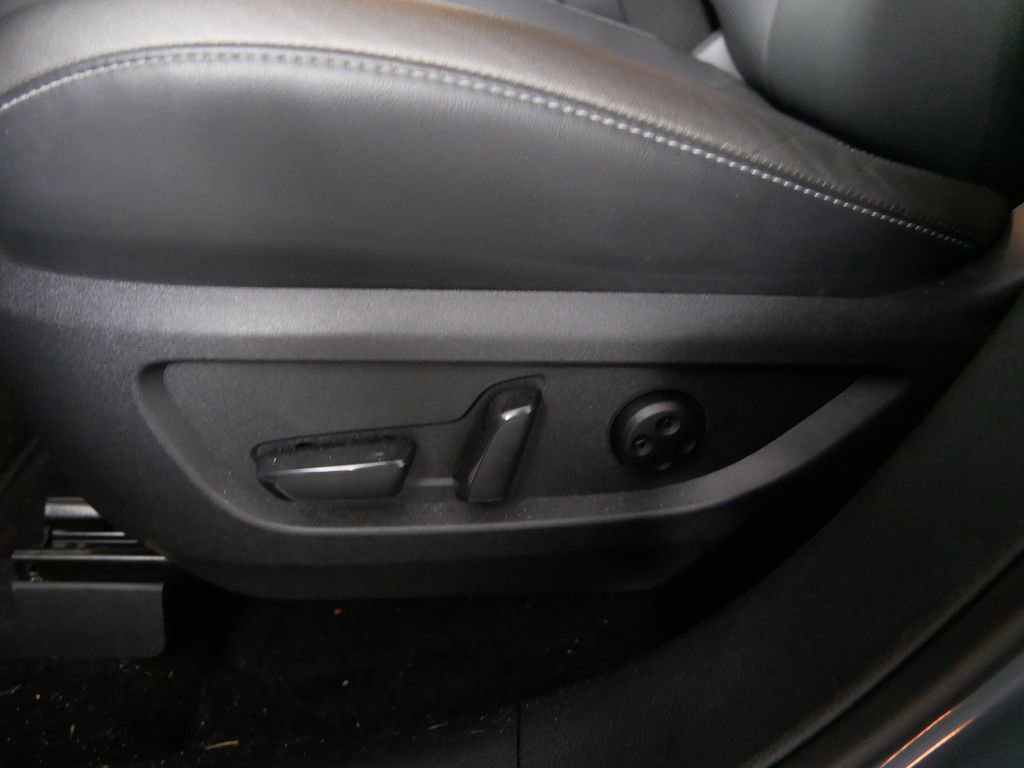 Certified 2025 INFINITI QX55 Luxe w/ Cargo Package image 17