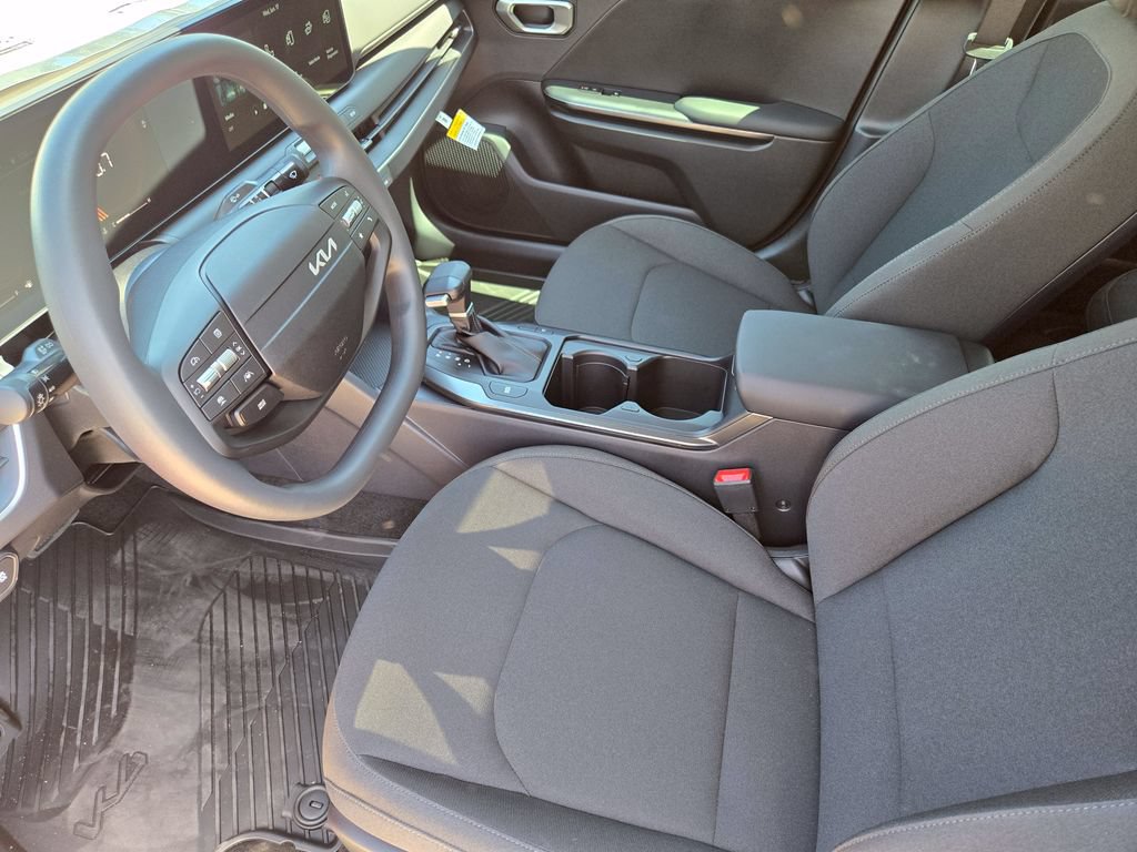 New 2026 Kia K4 FWD image 10