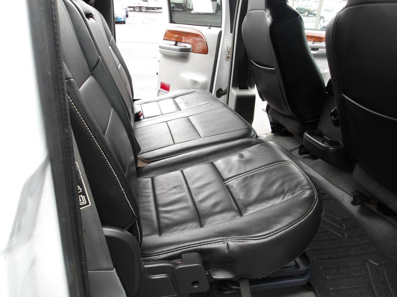 Used 2003 Ford F350 Lariat image 12