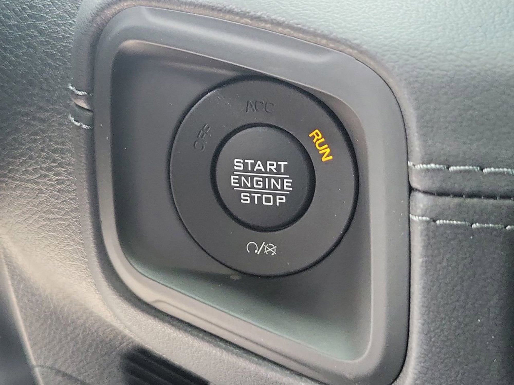 New 2025 Jeep Gladiator Sport image 27