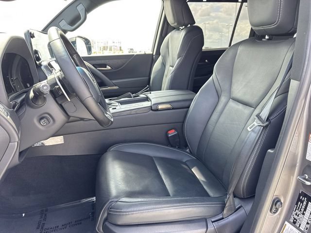 Used 2024 Lexus LX 600 4WD w/ Luxury Package image 11