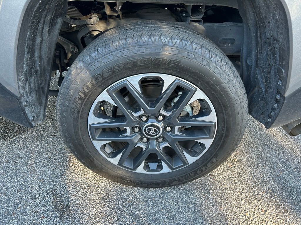 Used 2024 Toyota Tundra Limited image 9