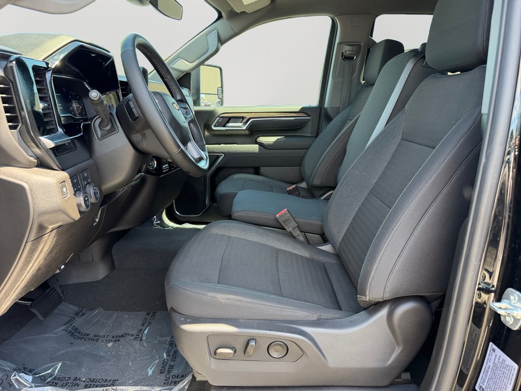 Used 2025 Chevrolet Silverado 2500 LT AWD/4WD image 16