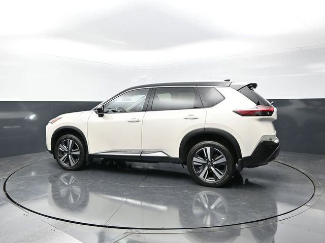 Used 2023 Nissan Rogue SL FWD image 2