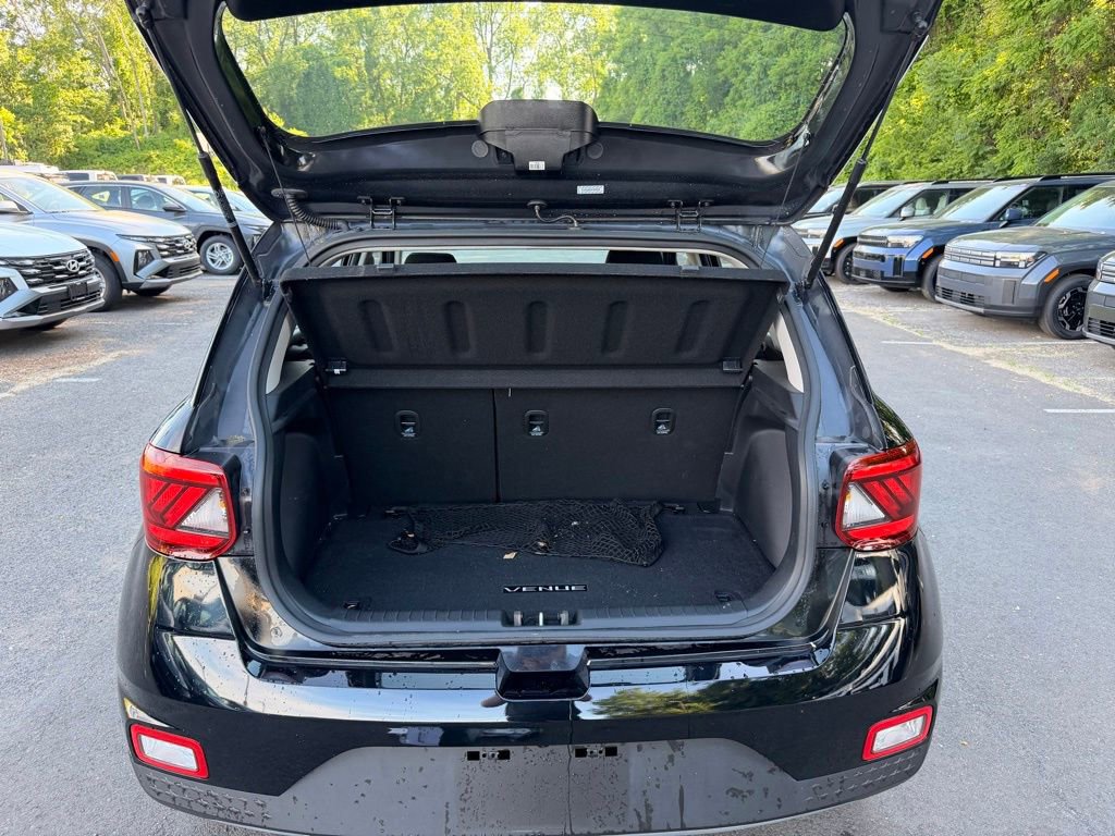 Used 2023 Hyundai Venue SEL w/ Cargo Package FWD image 30