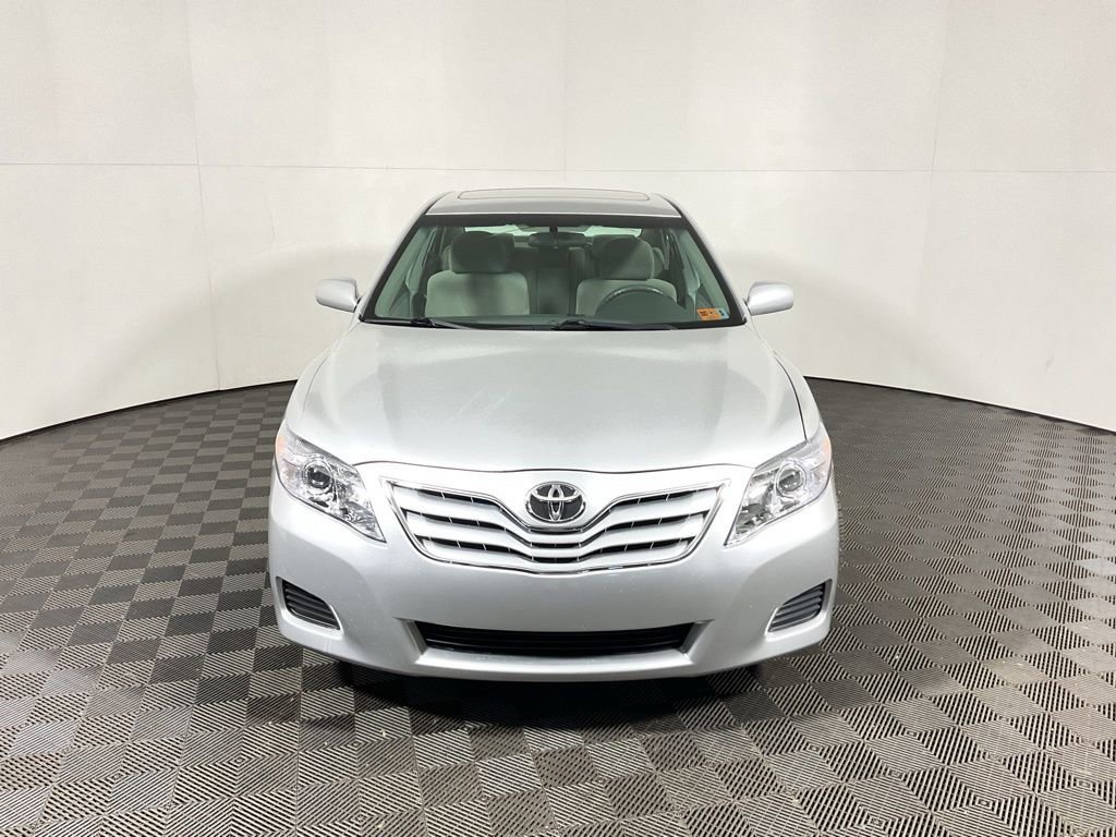Used 2011 Toyota Camry LE image 5