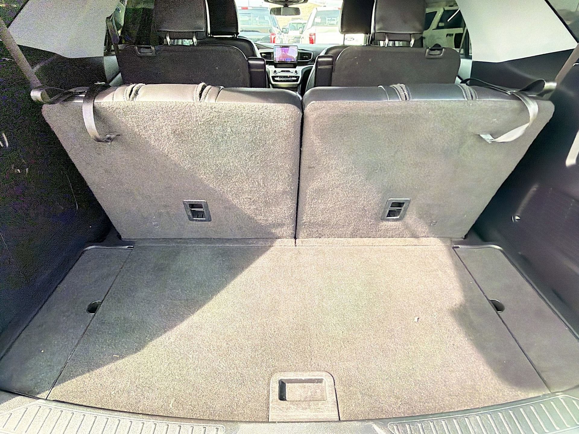Used 2021 Ford Explorer XLT w/ Equipment Group 202A RWD image 30