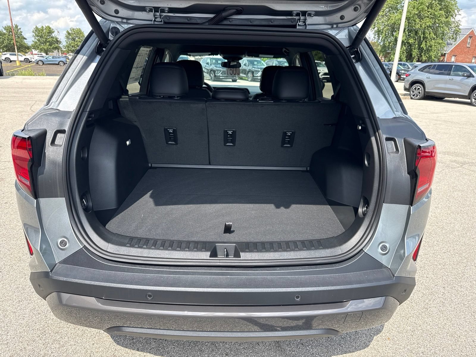 New 2027 GMC Terrain Elevation w/ Elevation Premium Package AWD/4WD image 12