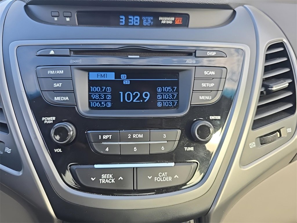 Used 2014 Hyundai Elantra SE image 23