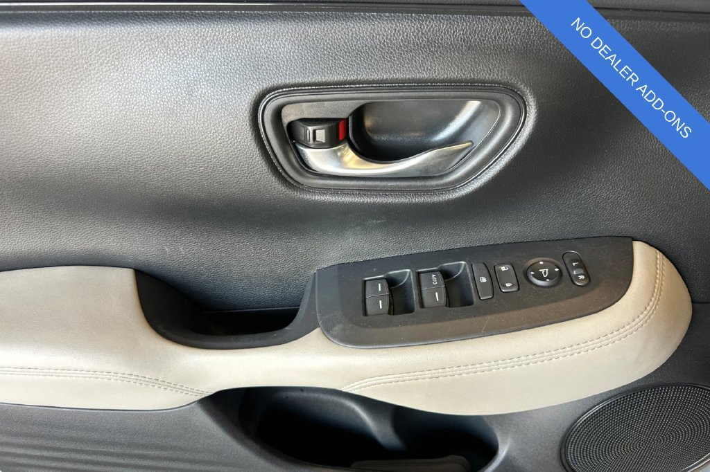 Used 2025 Honda HR-V LX image 11