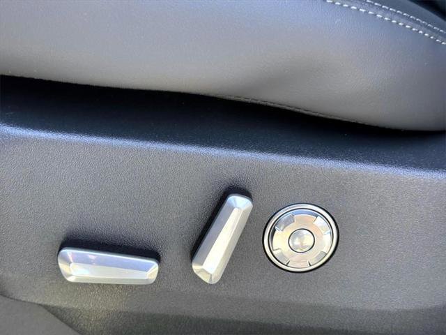 New 2025 Lincoln Navigator L Reserve w/ Jet Appearance Package image 13