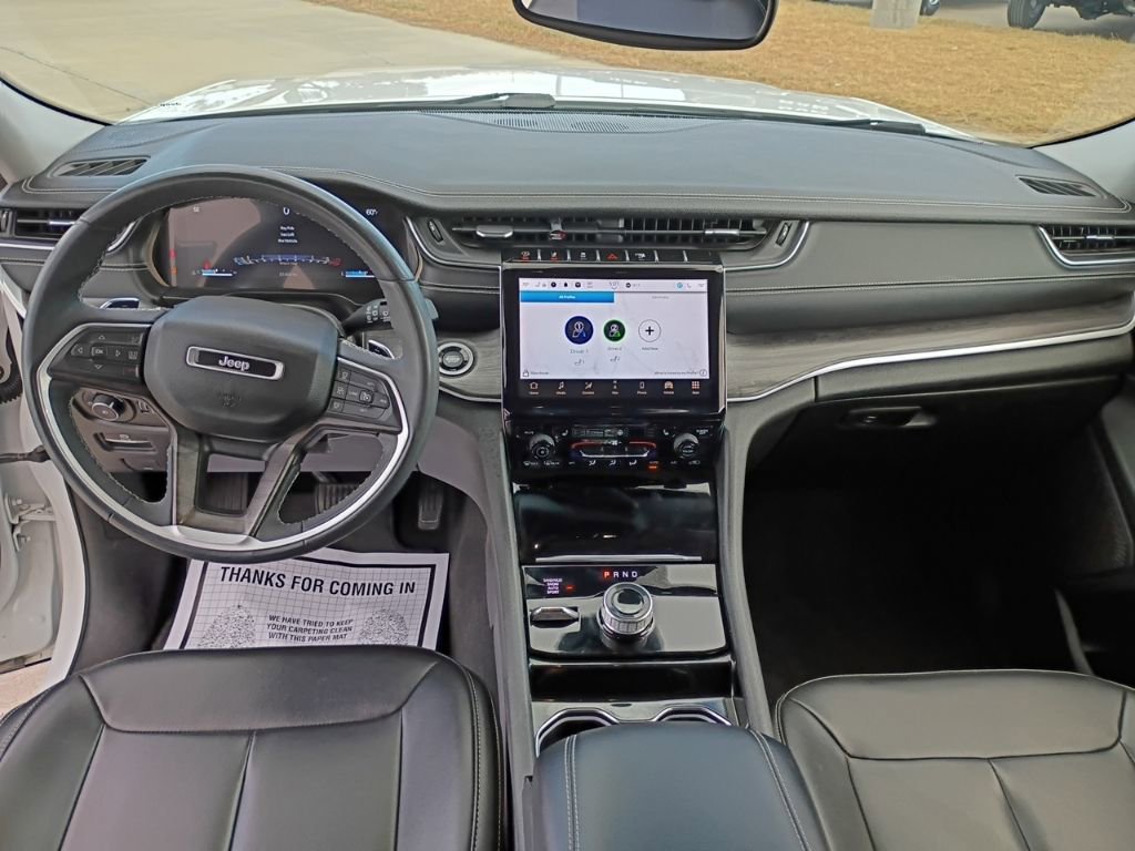 Used 2023 Jeep Grand Cherokee Limited image 14