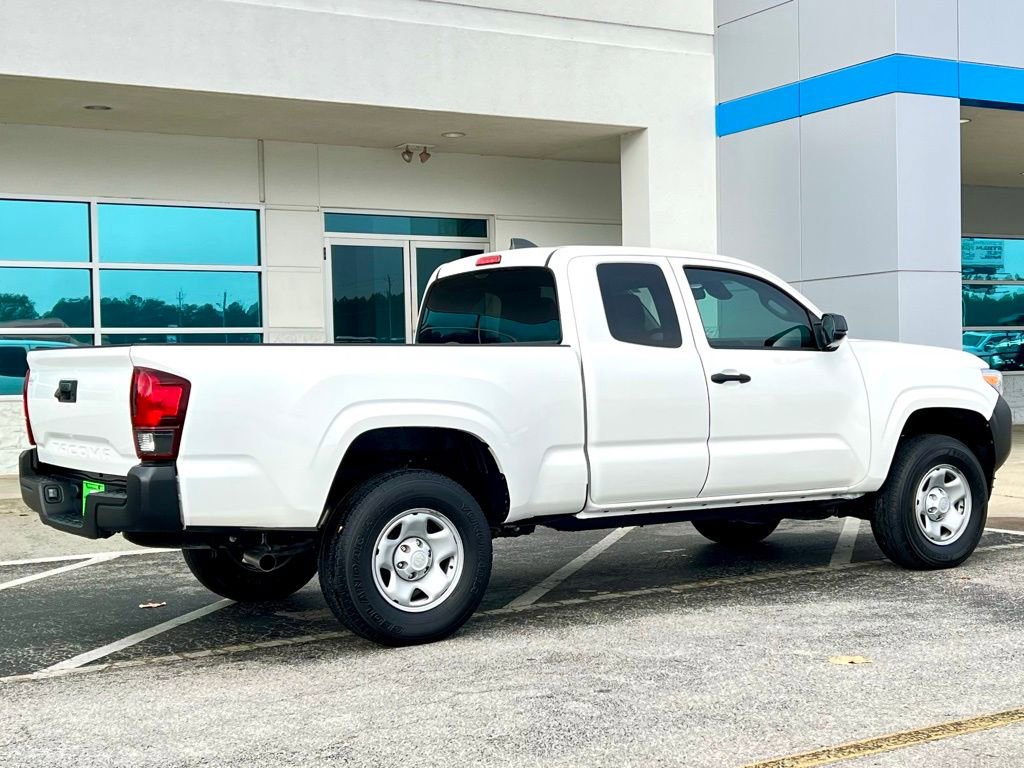 Used 2022 Toyota Tacoma SR image 4