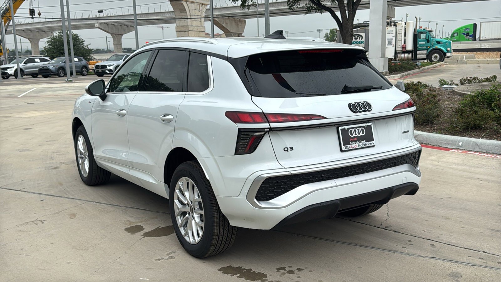 New 2026 Audi Q3 quattro 2.0T AWD/4WD image 5