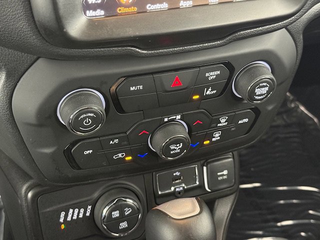 Used 2022 Jeep Renegade Trailhawk image 15