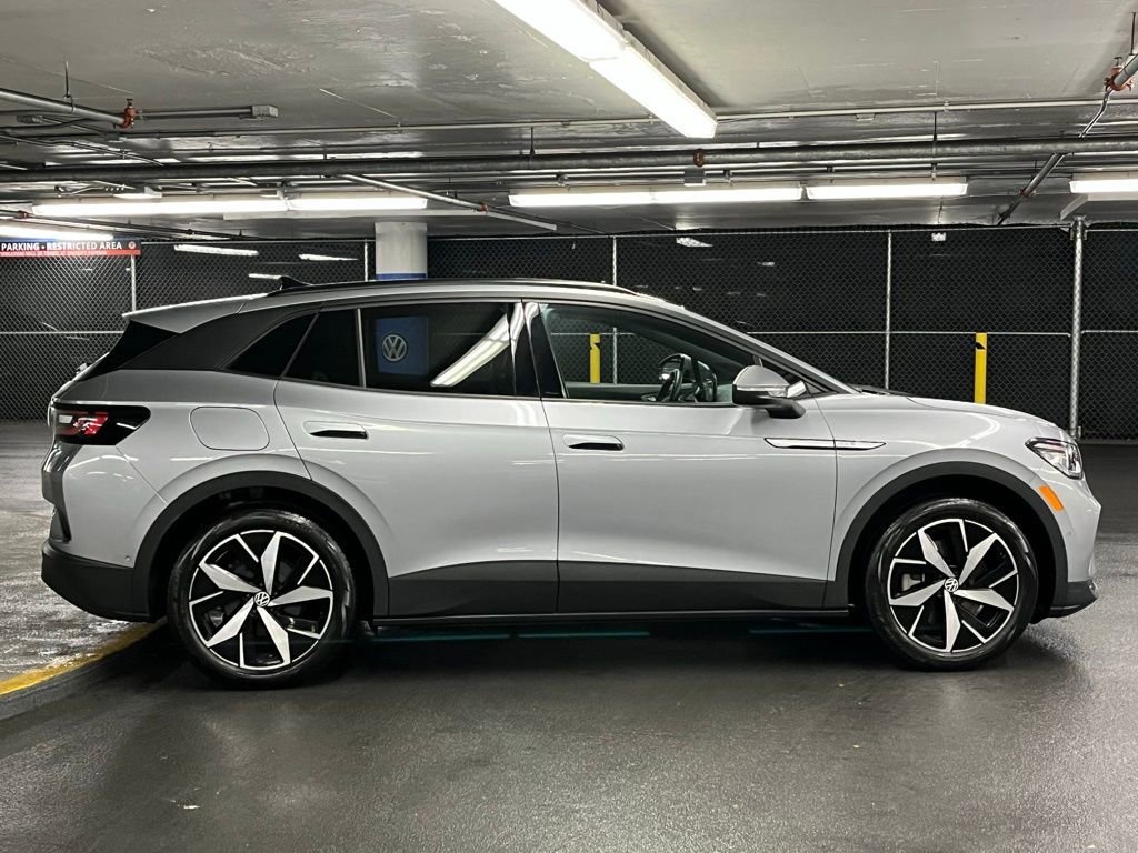 Used 2023 Volkswagen ID.4 S image 39